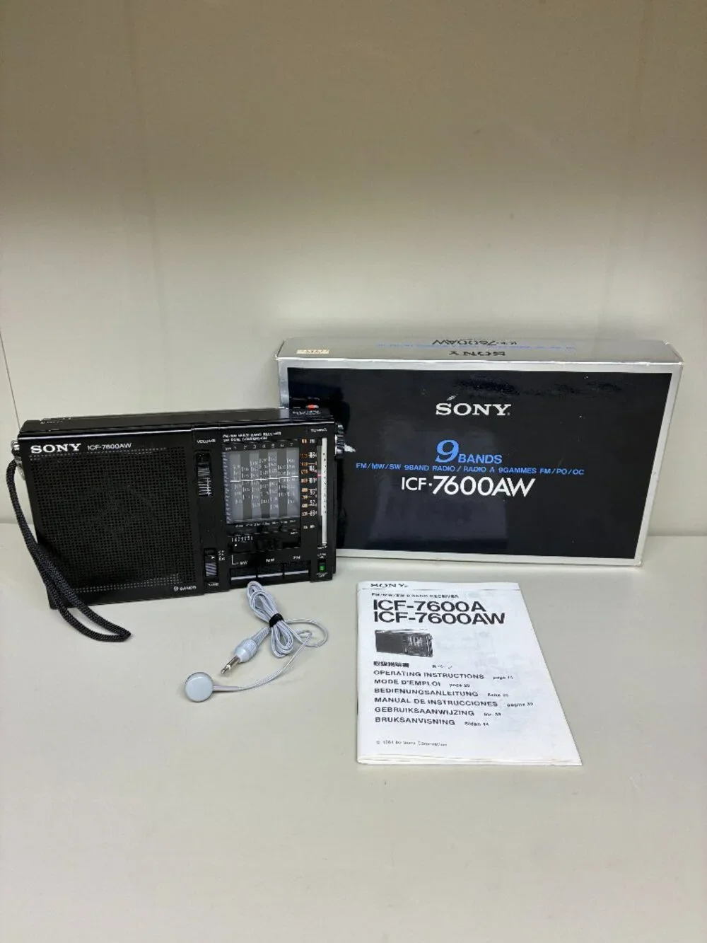 Vintage 80s Sony ICF-7600A FM MW SW 9-Band Portable World Receiver Radio Black